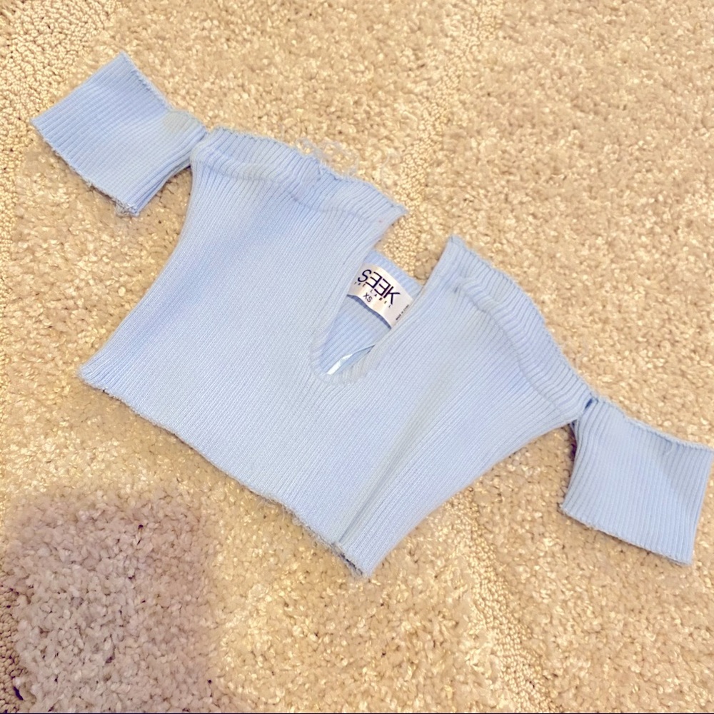 Baby blue crop top